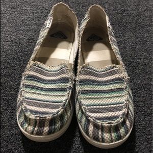 Roxy slip on’s